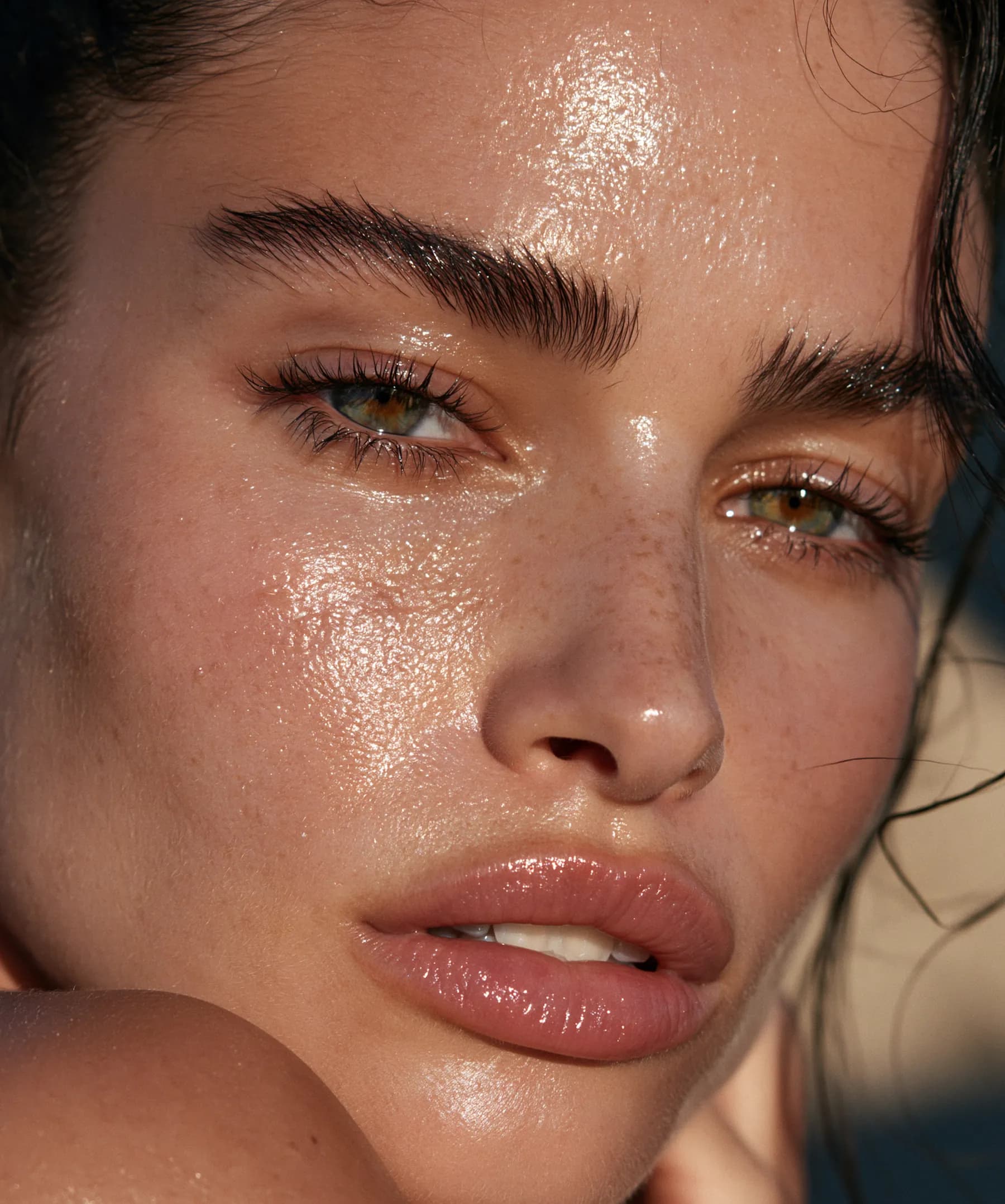 Even, luminous skin in soft daylight after four weeks of use